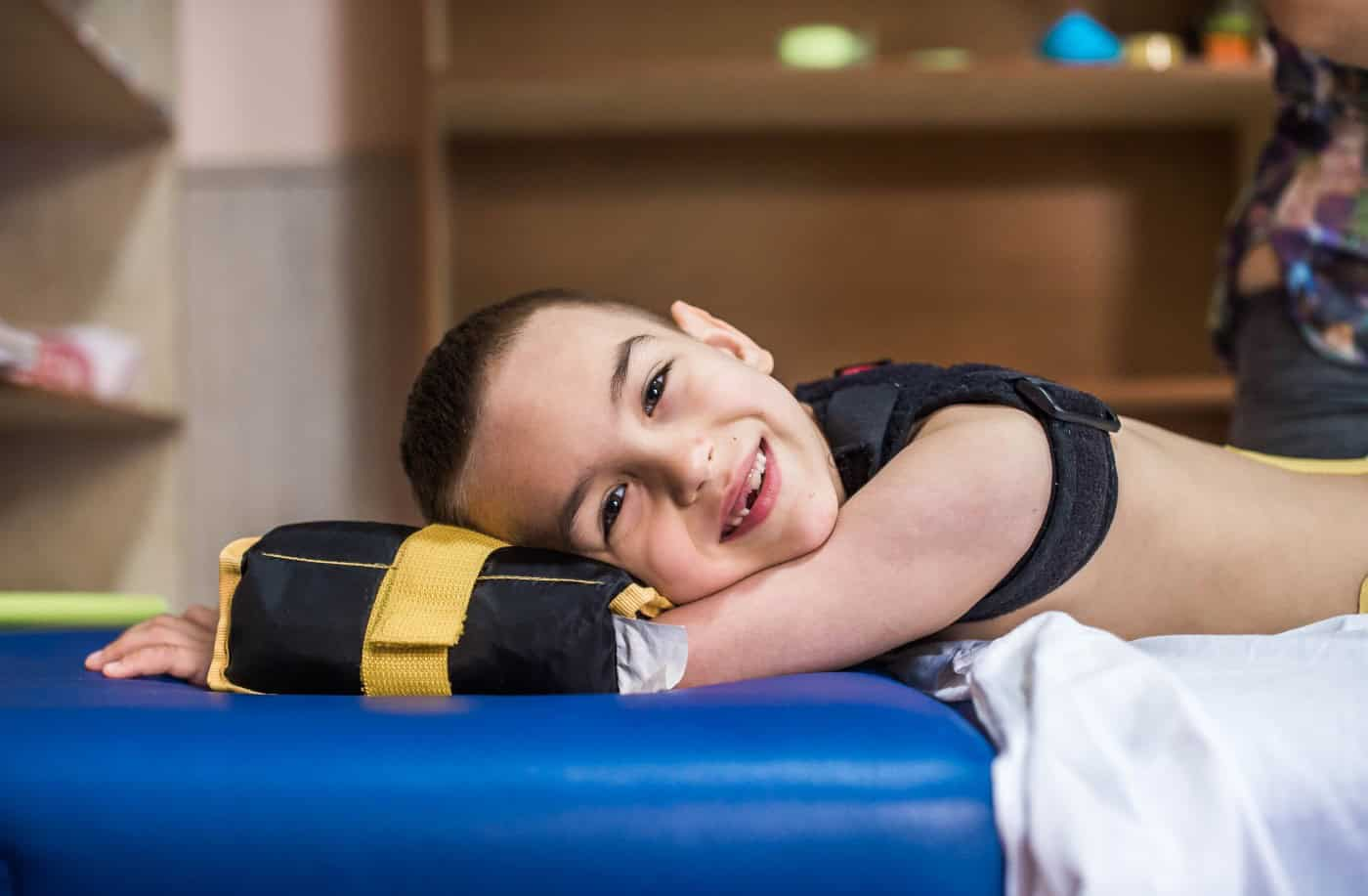 為何兒童更受益？解析年齡對(duì)干細(xì)胞治療腦癱的核心影響